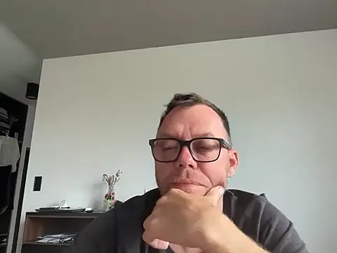 Snapshot of xmnbx77 chatting on October 21, 9:10 am xmnbx77 online show from October 21, 9:10 am