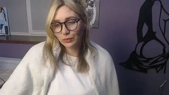 sexy lady online show from May 11, 4:04 pm