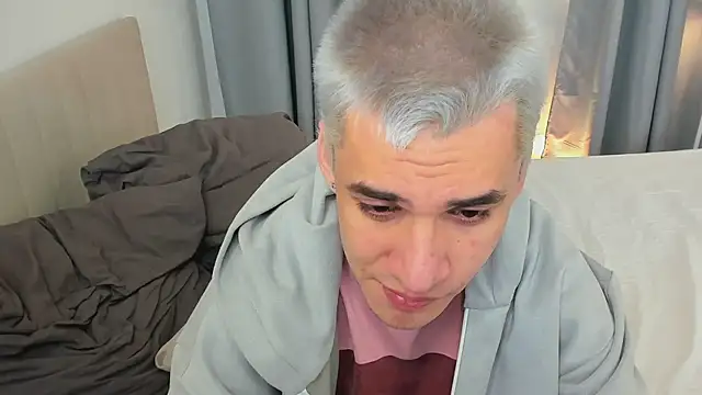 Andrew Clar online show from April 3, 4:54 am