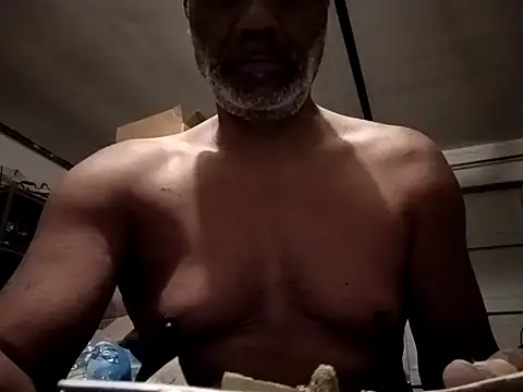 Snapshot of yasohw chatting on December 6, 9:57 pm yasohw online show from December 6, 9:57 pm