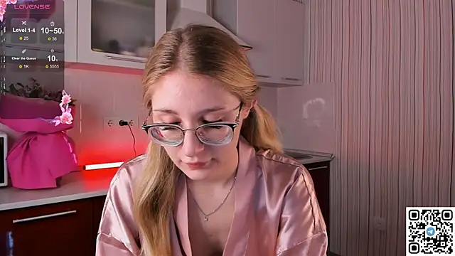 LivyyBossom online show from February 2, 4:43 pm