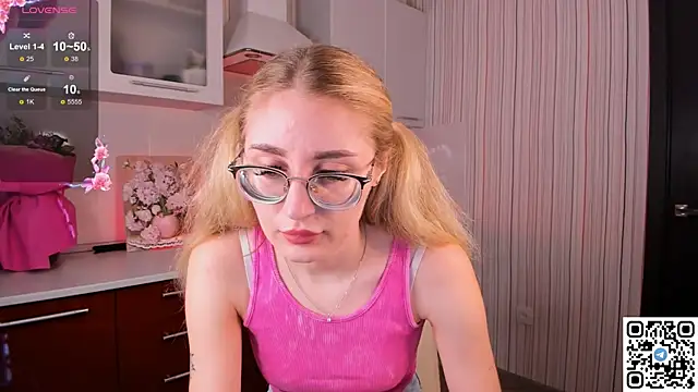 LivyyBossom online show from February 8, 6:01 pm