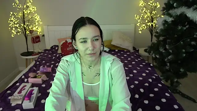 NikkiGoldSide online show from January 4, 7:02 pm
