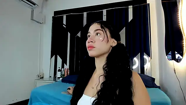 Snapshot of Sofia-candyht chatting on December 22, 1:34 am Sofia-candyht online show from December 22, 1:34 am