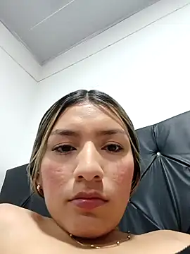 Snapshot of GIRL_DONCELLA chatting on February 1, 11:16 pm GIRL DONCELLA online show from February 1, 11:16 pm