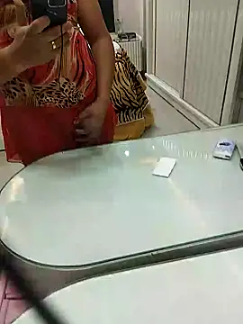 Snapshot of zebrawyzeb chatting on December 31, 4:46 pm zebrawyzeb online show from December 31, 4:46 pm