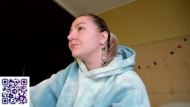 Debbie Taylor online show from November 4, 4:50 pm