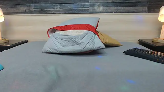 nahomibecker online show from March 3, 5:39 pm