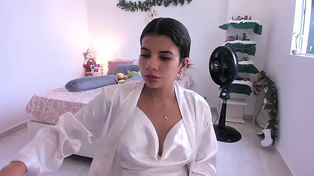 Snapshot of adop_me__ chatting on December 8, 12:19 pm adop me online show from December 8, 12:19 pm