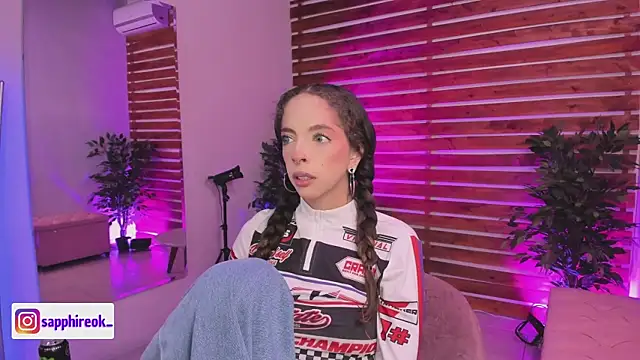 Sapphire Venuss online show from November 28, 1:19 am