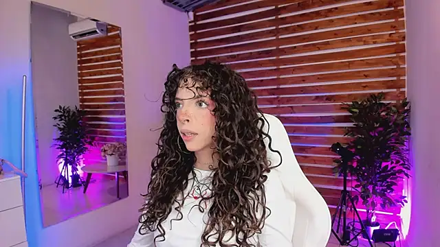 Sapphire Venuss online show from April 1, 1:39 am