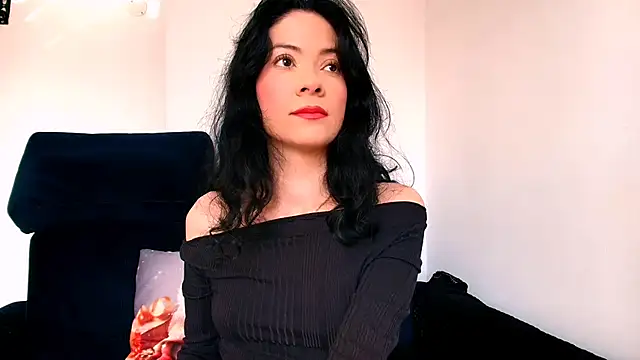 Snapshot of miabeautyxx chatting on April 22, 1:23 pm miabeautyxx online show from April 22, 1:23 pm
