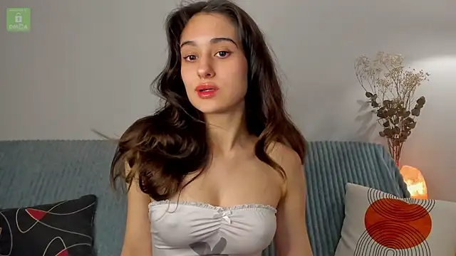 erika hoiree online show from March 20, 12:40 am