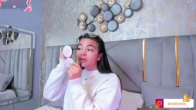 KimDevinne online show from March 15, 2:46 am