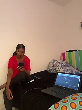 XXXVainillA online show from April 13, 2:00 pm