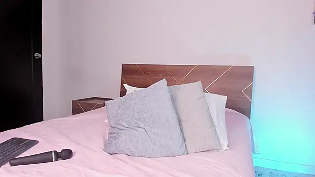 amber maxwell online show from February 5, 11:39 pm