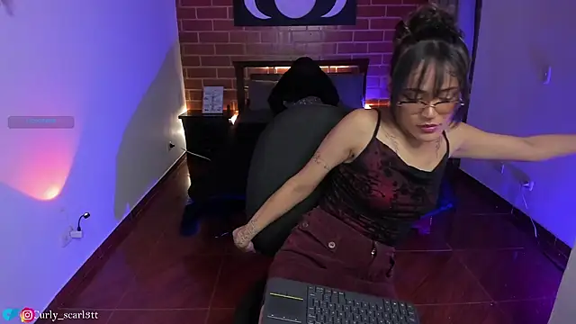Snapshot of Scarlett_Vela13 chatting on April 27, 6:17 pm Scarlett Vela13 online show from April 27, 6:17 pm
