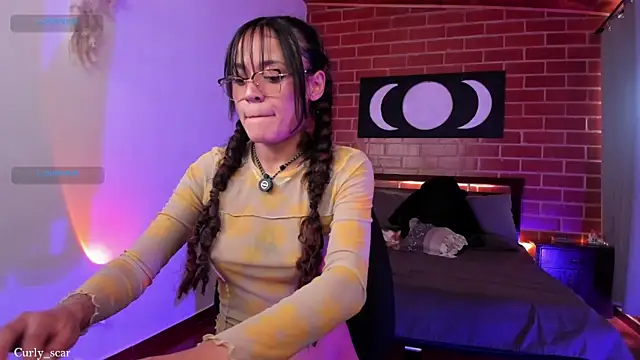 Snapshot of Scarlett_Vela13 chatting on May 15, 4:47 pm Scarlett Vela13 online show from May 15, 4:47 pm