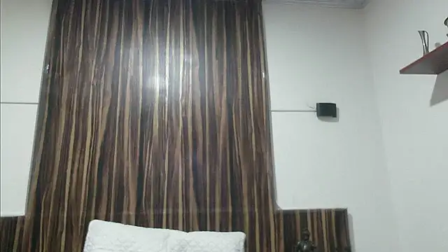 issa soto  online show from February 4, 1:38 pm