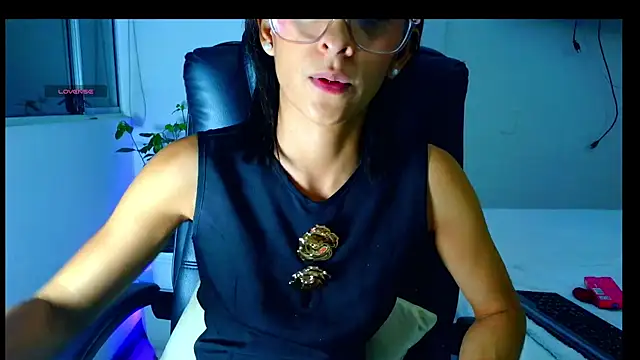 Snapshot of thedianakaro chatting on June 25, 2:11 am thedianakaro online show from June 25, 2:11 am