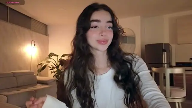 Snapshot of Siny_Moore chatting on October 6, 12:52 am Siny Moore online show from October 6, 12:52 am