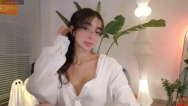 Snapshot of Siny_Moore chatting on October 14, 12:55 am Siny Moore online show from October 14, 12:55 am