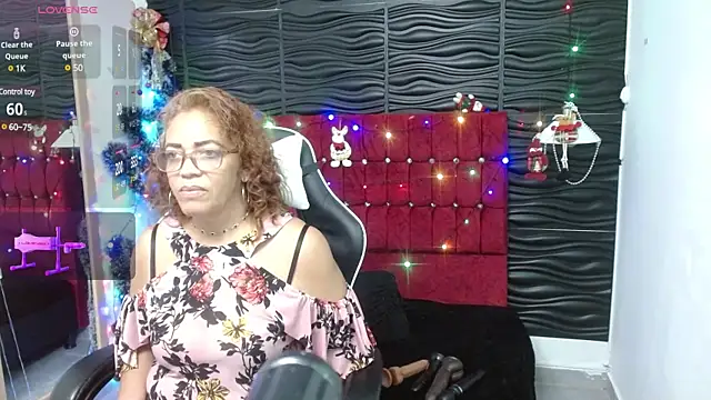 Snapshot of PervertedMature chatting on December 22, 9:42 pm PervertedMature online show from December 22, 9:42 pm