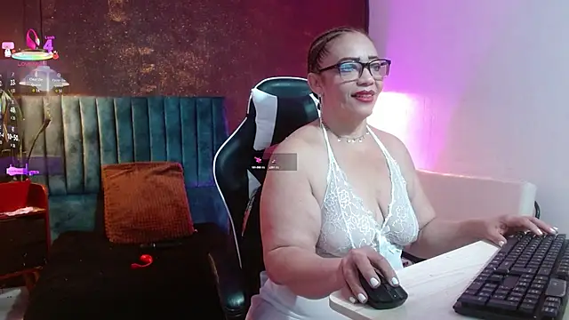 Snapshot of PervertedMature chatting on September 20, 12:28 pm PervertedMature online show from September 20, 12:28 pm