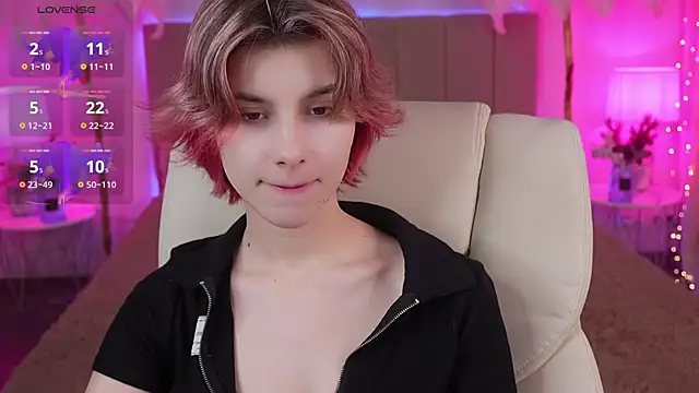 Snapshot of HaylaAmber chatting on December 11, 1:49 pm HaylaAmber online show from December 11, 1:49 pm