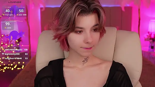 Snapshot of HaylaAmber chatting on December 14, 2:34 am HaylaAmber online show from December 14, 2:34 am