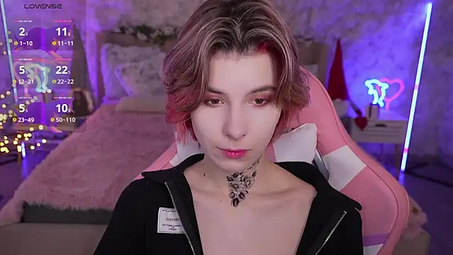 Snapshot of HaylaAmber chatting on December 17, 6:56 am HaylaAmber online show from December 17, 6:56 am