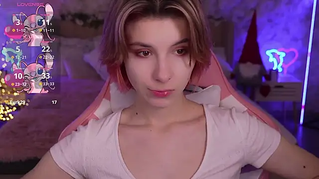 Snapshot of HaylaAmber chatting on January 4, 9:43 am HaylaAmber online show from January 4, 9:43 am