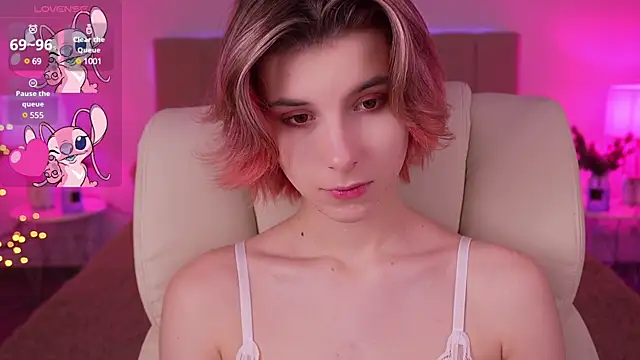 Snapshot of HaylaAmber chatting on January 18, 7:58 pm HaylaAmber online show from January 18, 7:58 pm