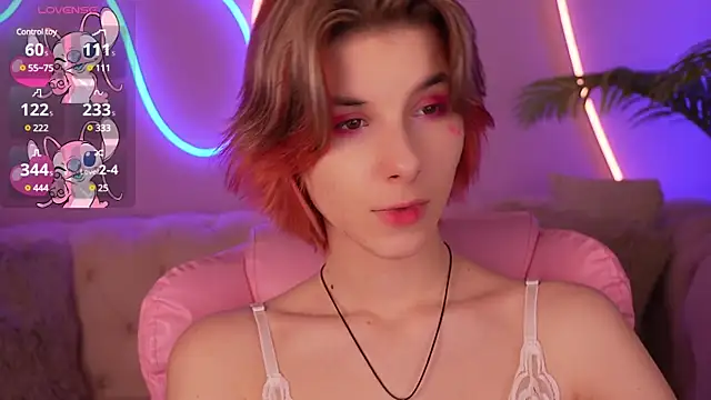 Snapshot of HaylaAmber chatting on February 14, 8:05 pm HaylaAmber online show from February 14, 8:05 pm