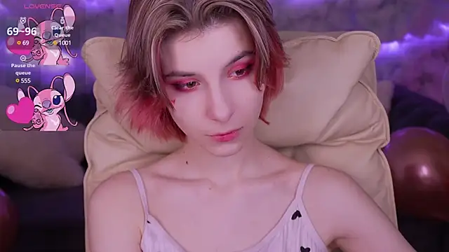 Snapshot of HaylaAmber chatting on February 15, 2:00 pm HaylaAmber online show from February 15, 2:00 pm