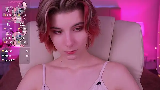 Snapshot of HaylaAmber chatting on February 17, 1:10 pm HaylaAmber online show from February 17, 1:10 pm