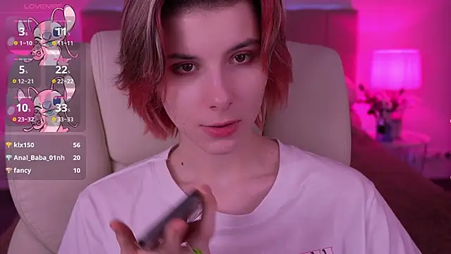 Snapshot of HaylaAmber chatting on February 17, 4:26 pm HaylaAmber online show from February 17, 4:26 pm