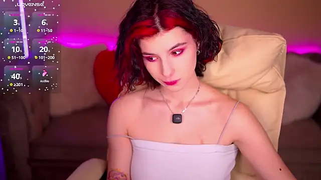 Snapshot of HaylaAmber chatting on March 25, 2:01 pm HaylaAmber online show from March 25, 2:01 pm