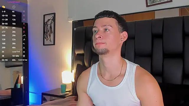 JadeSmiith  online show from September 19, 10:21 pm