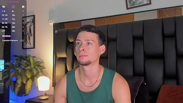 JadeSmiith  online show from September 24, 10:35 pm