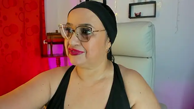 Gia Nahomi online show from February 7, 11:08 pm