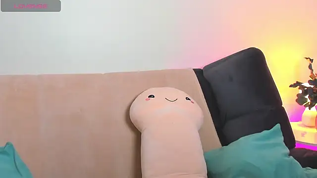 Sara Robinson online show from February 15, 10:22 am