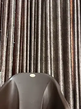 Snapshot of Sexo_shivani chatting on December 21, 9:27 am Sexo shivani online show from December 21, 9:27 am