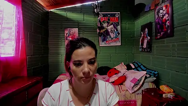 DanaaRey online show from August 3, 11:15 am