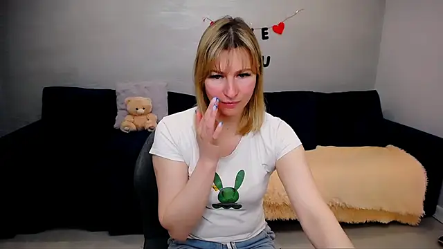 Incredible Ariela online show from May 10, 9:03 am