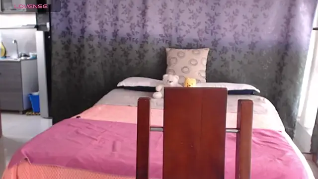 Snapshot of miia-big1boobs_ chatting on February 20, 3:12 pm miia-big1boobs online show from February 20, 3:12 pm