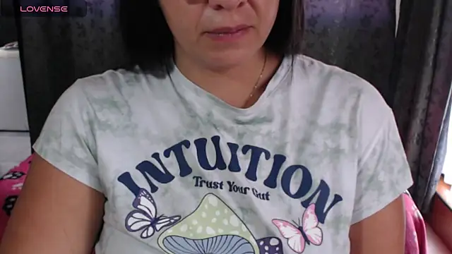 Snapshot of miia-big1boobs_ chatting on April 15, 7:58 pm miia-big1boobs online show from April 15, 7:58 pm