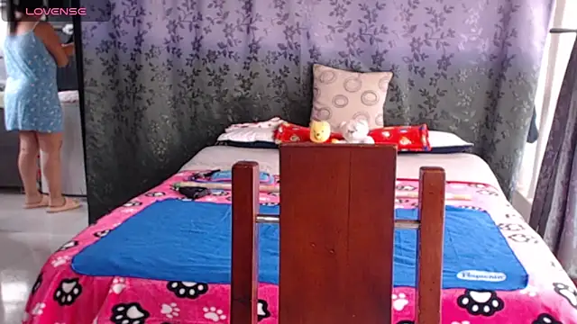 Snapshot of miia-big1boobs_ chatting on April 16, 3:13 pm miia-big1boobs online show from April 16, 3:13 pm