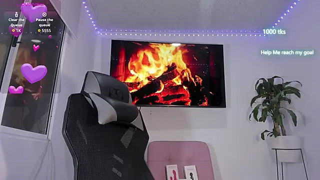 emily palmeer online show from October 25, 9:28 am