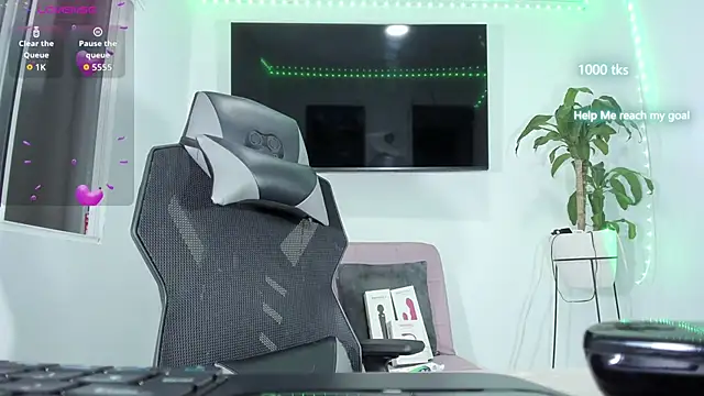 emily palmeer online show from November 27, 10:39 am